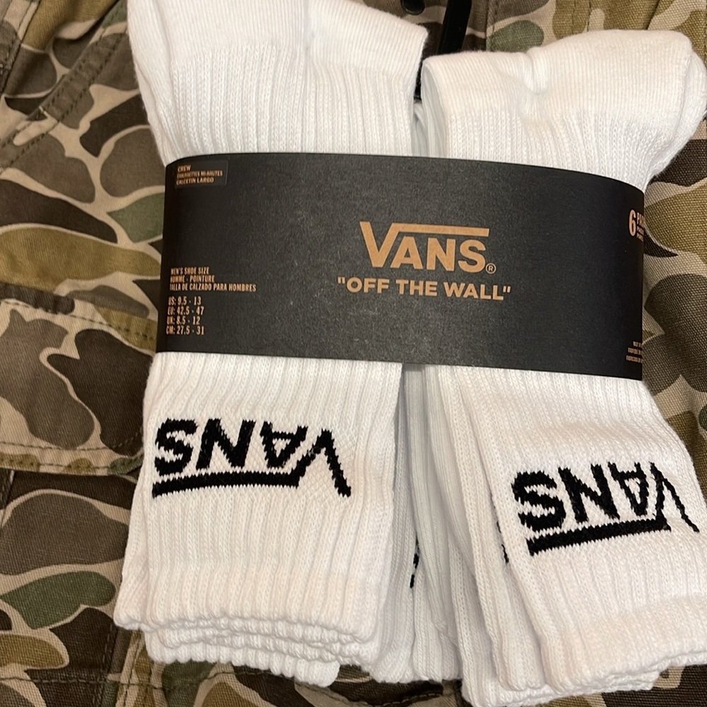 Vans Socks 6 pairs set CREW VANS.
"OFF THE WALL" White/Black
NWT